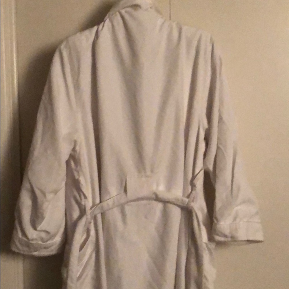 Luxury Bath Robe - Picture 5 of 7